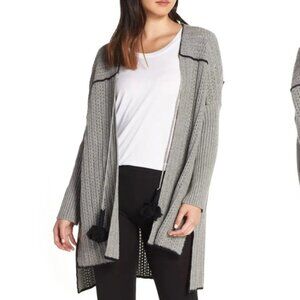 UGG W Riley Sweater Poncho size M/L NWT in Gray